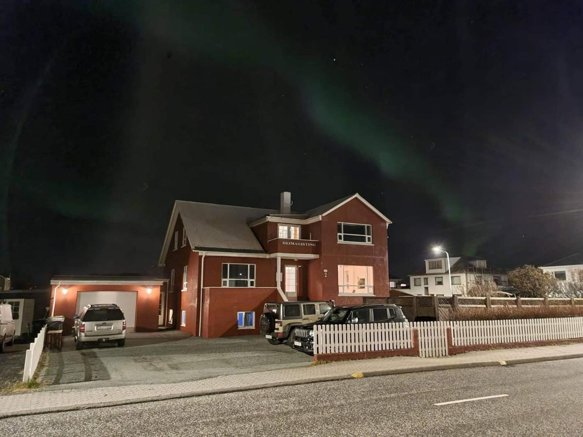 Grindavik Guesthouse Self Check In & Out Exteriör bild