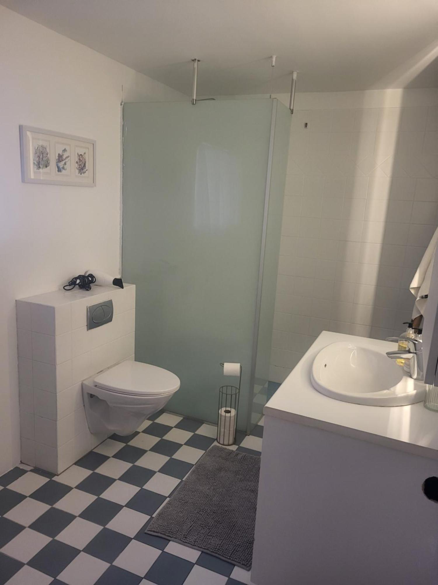 Grindavik Guesthouse Self Check In & Out Exteriör bild
